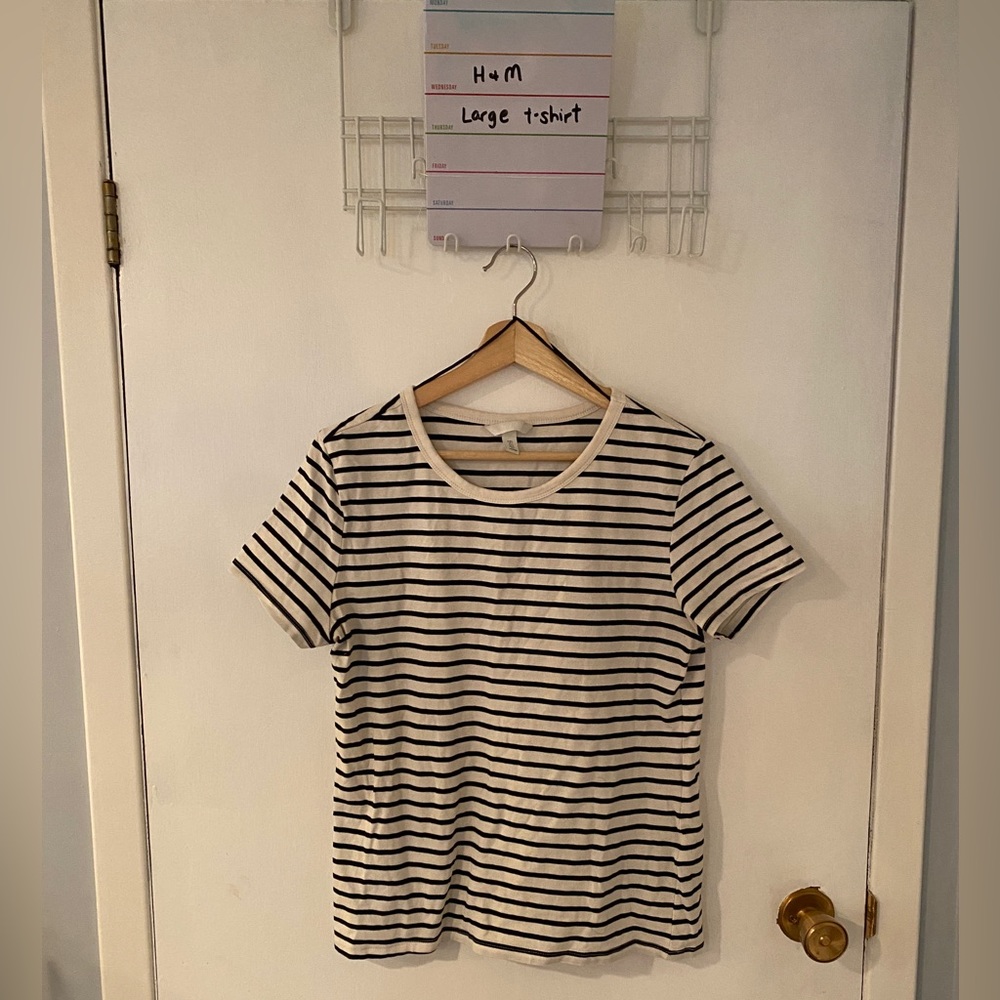 Large H&M fitted tshirt